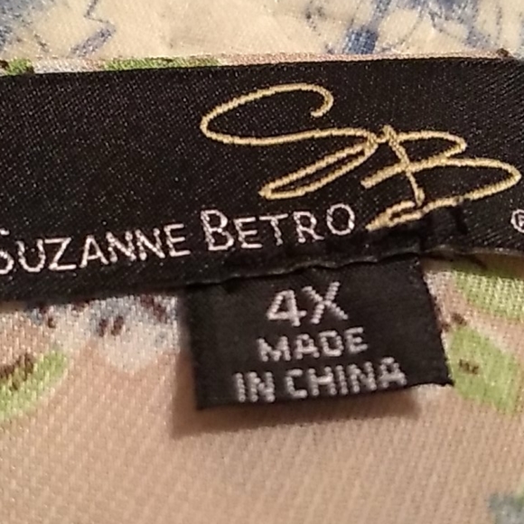 💕💥Like New Suzanne Betro Lightweight Bell Sleeve Blouse - Picture 3 of 5